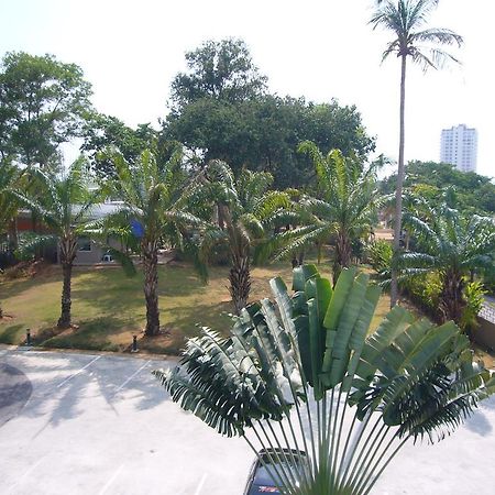 Chic Condominium Unit A303, A306, A307, A308, A406 Карон Экстерьер фото