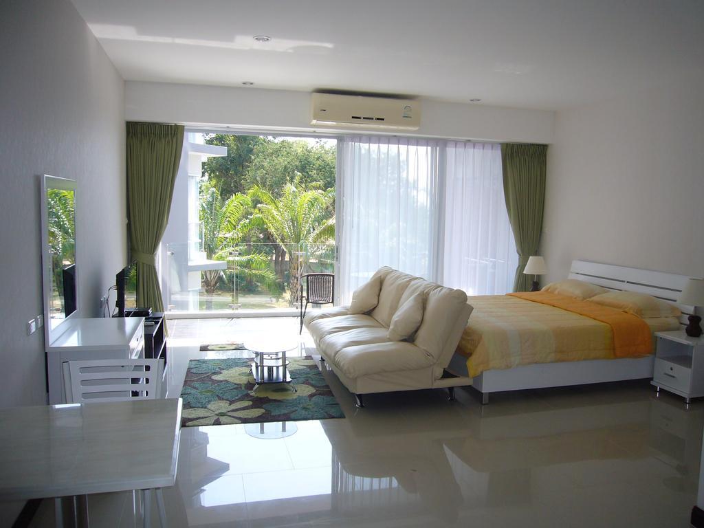 Chic Condominium Unit A303, A306, A307, A308, A406 Карон Экстерьер фото